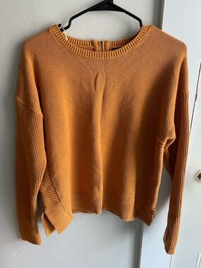 Women's Cozy Crewneck Sweater in Golden Yellow